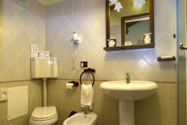 Hotel Antico Casale Vigarano Mainarda Ngoại thất bức ảnh